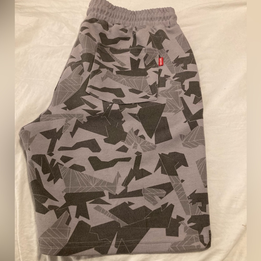 Shorts - Picture 2 of 4